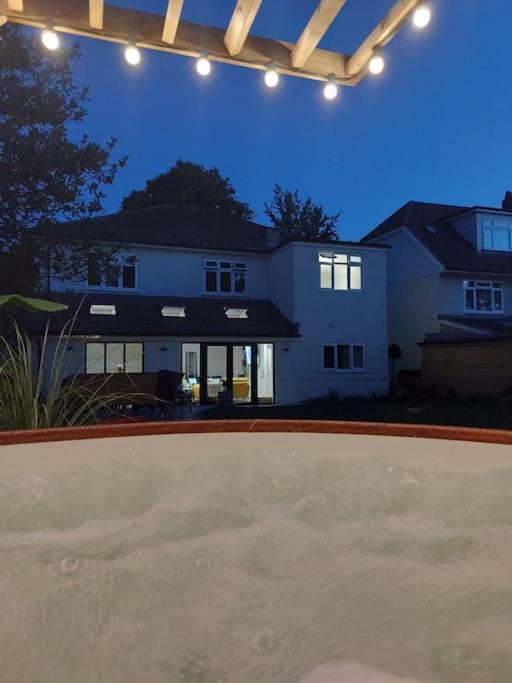 בורנמות' Beach House, With Bbq Lodge And Hot Tub! מראה חיצוני תמונה